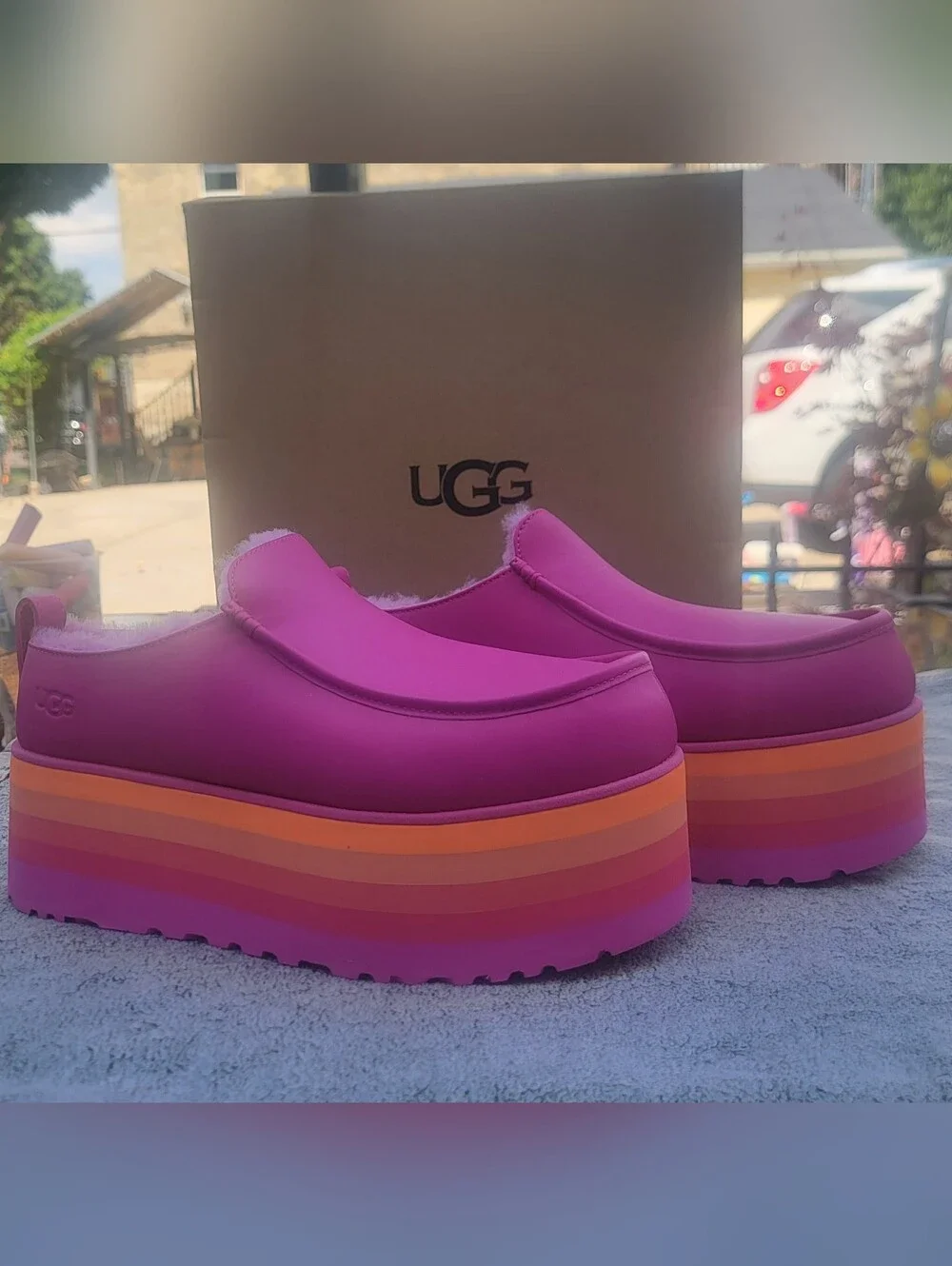 UGG URSeen Unisex Platform in Raspberry Multi Men’s 13 / Women’s 14